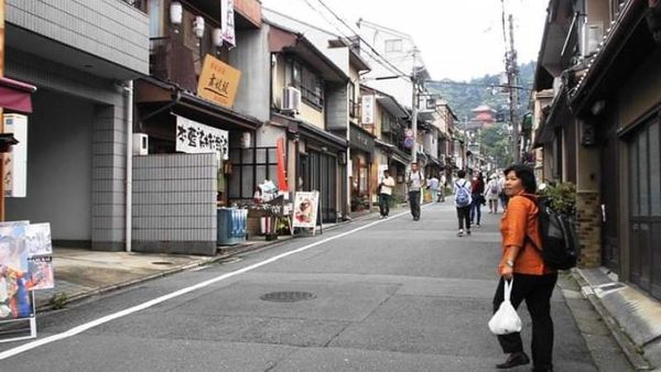 Indahnya Pemandangan dari Puncak Kuil Kiyomizudera Kyoto