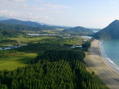 Indahnya Pemandangan Pantai dari Kaki Gunung Geurutee di Aceh