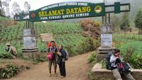 Indahnya Pesona Semeru dan Bromo
