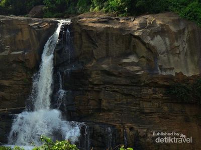 Ini Curug Menawan di Geopark Ciletuh