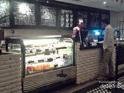 Ini Dia Tempat Nongkrong Paling Nge-hit di Surabaya