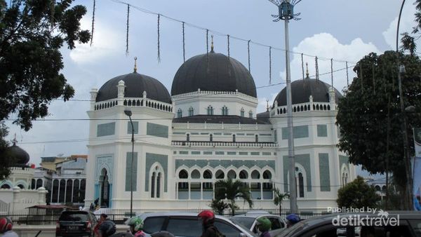 Inilah Masjid yang Tergambar di Uang Kertas Rp 50