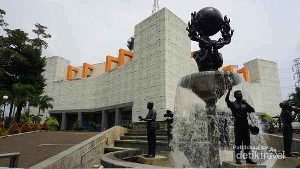 Intip Alat Komunikasi dari Masa ke Masa di Museum Penerangan