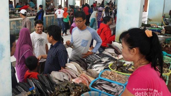 Isi Liburan dengan Belanja Ikan di Pantai Depok, Yogya