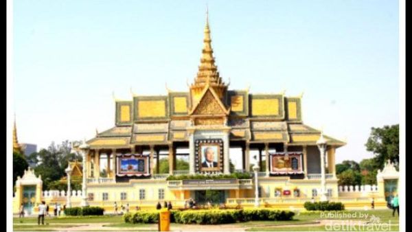 Istana di Kamboja Pajang Foto Bung Karno!