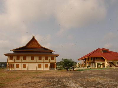 Istana Kesultanan Indragiri dan Dufan Danau Raja, Riau