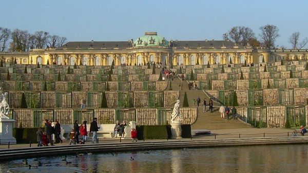 Istana Negeri Dongeng di Pinggir Berlin