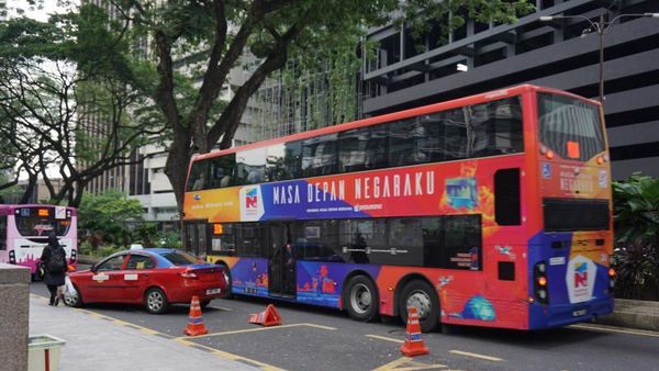 Jalan-jalan Asyik dengan Transportasi Kota