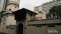 Jalan-jalan ke Masjid di Singapura