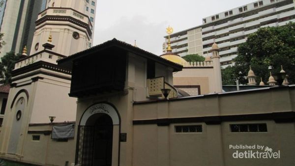 Jalan-jalan ke Masjid di Singapura