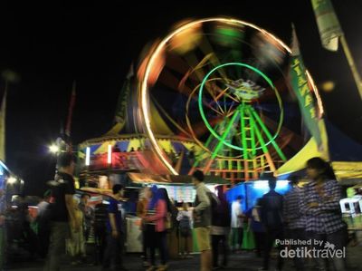 Jalan-jalan Seru di Pasar Malam Sekaten, Yogya