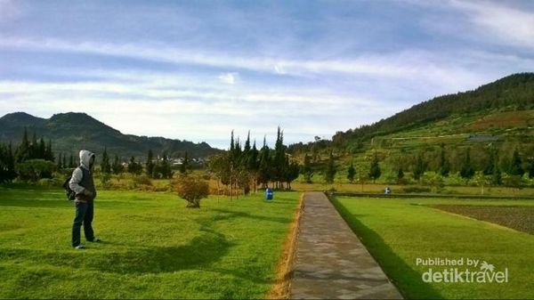 Jatuh Cinta dengan Negeri Para Dewa