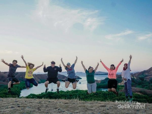 Jelajah Labuan Bajo, Ketemu Komodo & Main ke Pantai Pink