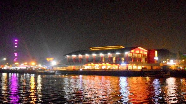 Jembatan Ampera, Tetap Cantik Meski Ada Asap
