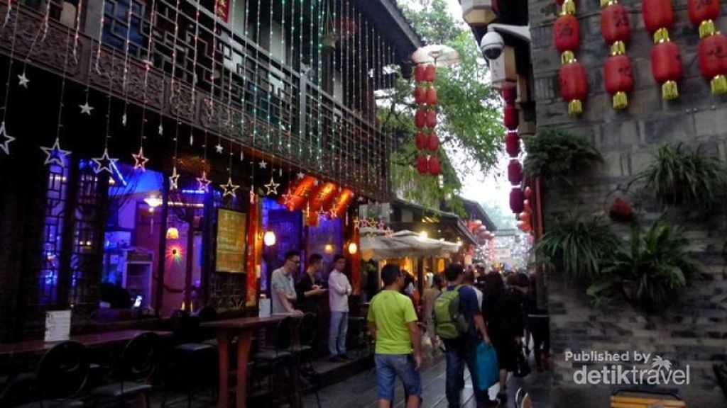 Jinli Street, Tempat Asyik Buat Wisata Belanja di Chengdu Jinli Street, Tempat Asyik Buat Wisata Belanja di Chengdu