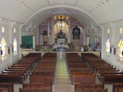 Kaca Patri Katedral Reinha Rosari Larantuka