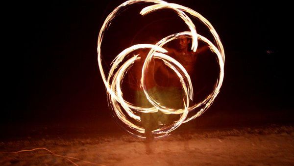 Kacong, Si Tongkat Api dari Gili Trawangan