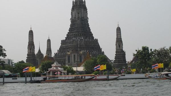 Kalau ke Bangkok Cobalah Susuri Sungainya