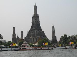 Kalau ke Bangkok Cobalah Susuri Sungainya