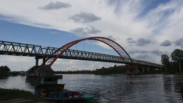 Kalimantan, Negeri Seribu Jembatan