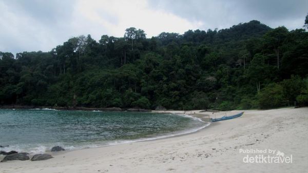 Kamu Lagi di Banyuwangi? Ini Pantai-pantai Cantiknya