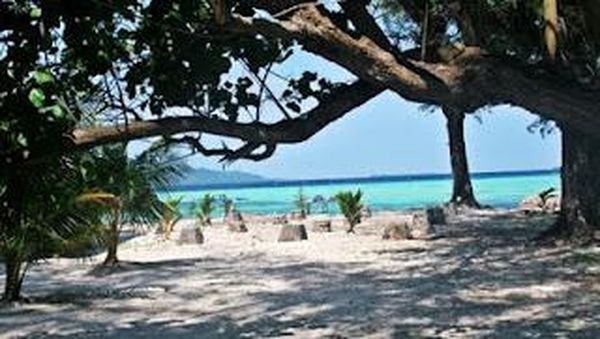 Karimunjawa (Bag. 2) - Bermain ke Pulau Tetangga