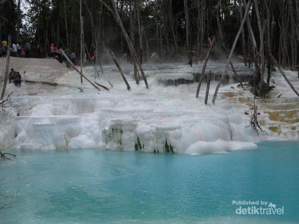 Kawah Putih Ada Juga Lho di Tanah Batak