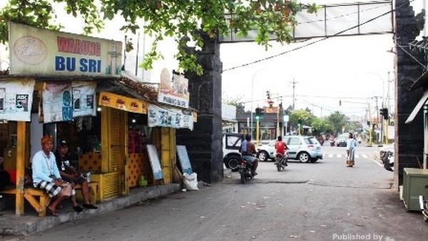 Ke Pantai Lebih Gianyar Bali, Ada Apa di Sana?