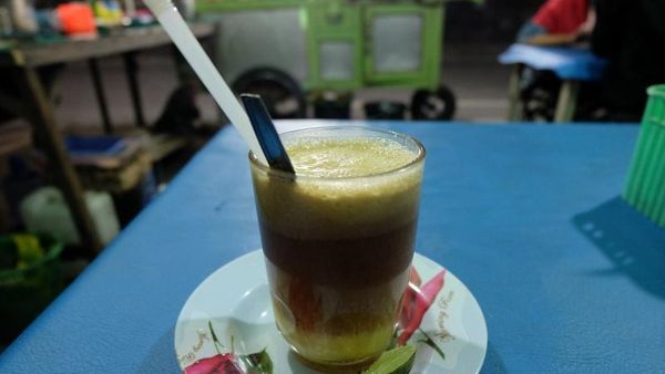 Ke Sumbar, Lihat Cara Bikin Teh Talua Yuk!