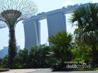 Keliling Singapura 9 jam, Bisa!