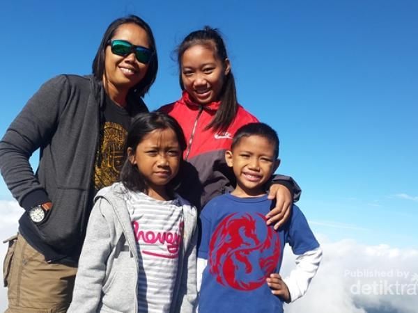 Kemah Bareng Anak, Coba ke Gunung Prau