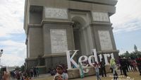 Kembaran Arc de Triomphe di Kediri