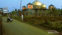 Kembaran Masjid Kubah Emas Depok Ada di Jambi