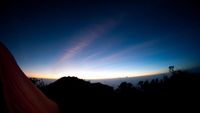 Kemilau Pagi Dari Gunung Merbabu
