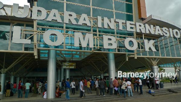 Ketika Bandara Internasional Lombok Menjadi Tontonan