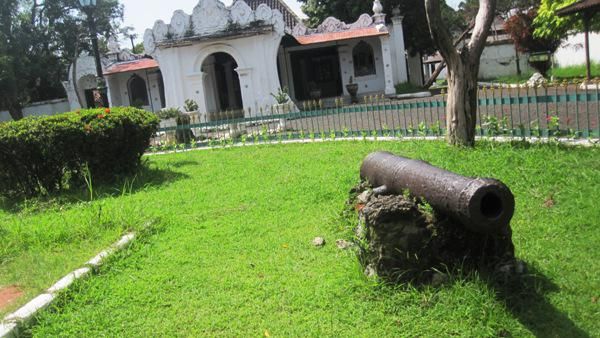 Kraton Kasepuhan, Saksi Sejarah yang Kental Aura Mistis