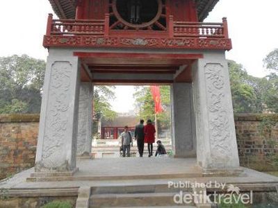 Kuil Sastra dan Kura-kura Emas di Hanoi