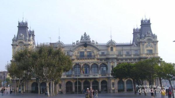 La Rambla, Surga Belanja di Barcelona