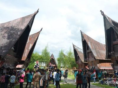 Lebih Akrab dengan Budaya Batak di Balige