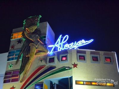 Lenggok Seksi Ladyboy di Alcazar, Thailand