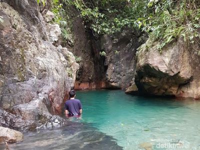 Leuwi Lieuk, Kolam Hijau Alami Nan Cantik di Bogor