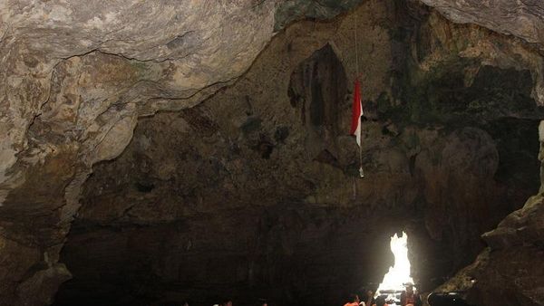 Libur Usai Lebaran di Yogya, Cave Tubing Seru di Goa Pindul