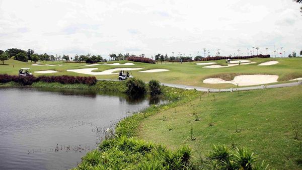 Liburan Mewah di Rancho Charnvee