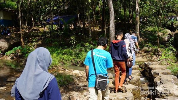 Liburan yang Segar di Air Terjun Denu Madiun