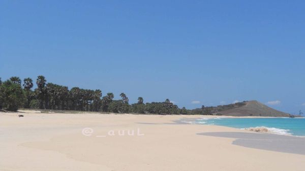 Liman, Pantai Cantik yang Belum Terjamah di NTT