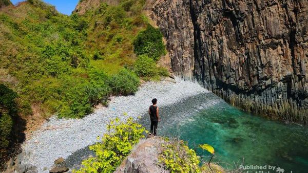 Lombok Semeti, Pantai Tersembunyi yang Memikat