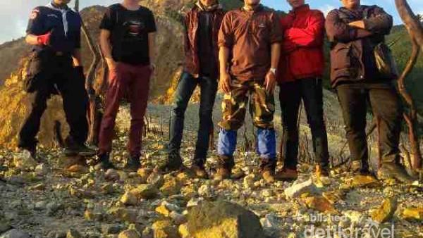 Long Weekend Naik Gunung Papandayan, Kenapa Tidak?