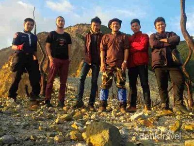 Long Weekend Naik Gunung Papandayan, Kenapa Tidak?