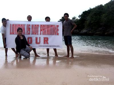 Long Weekend, Yuk ke Pantai Pink di Flores!