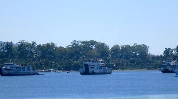Lukisan Alam Lombok dan Sumbawa dari Selat Alas